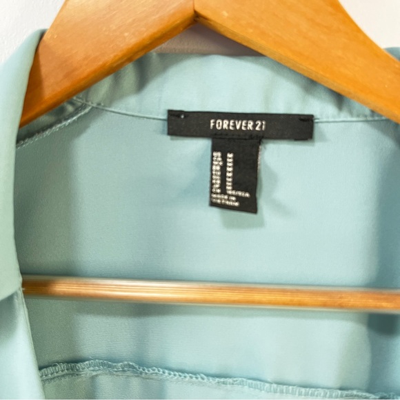 Forever 21 Sheer Crop Top Size Medium - Picture 3 of 8